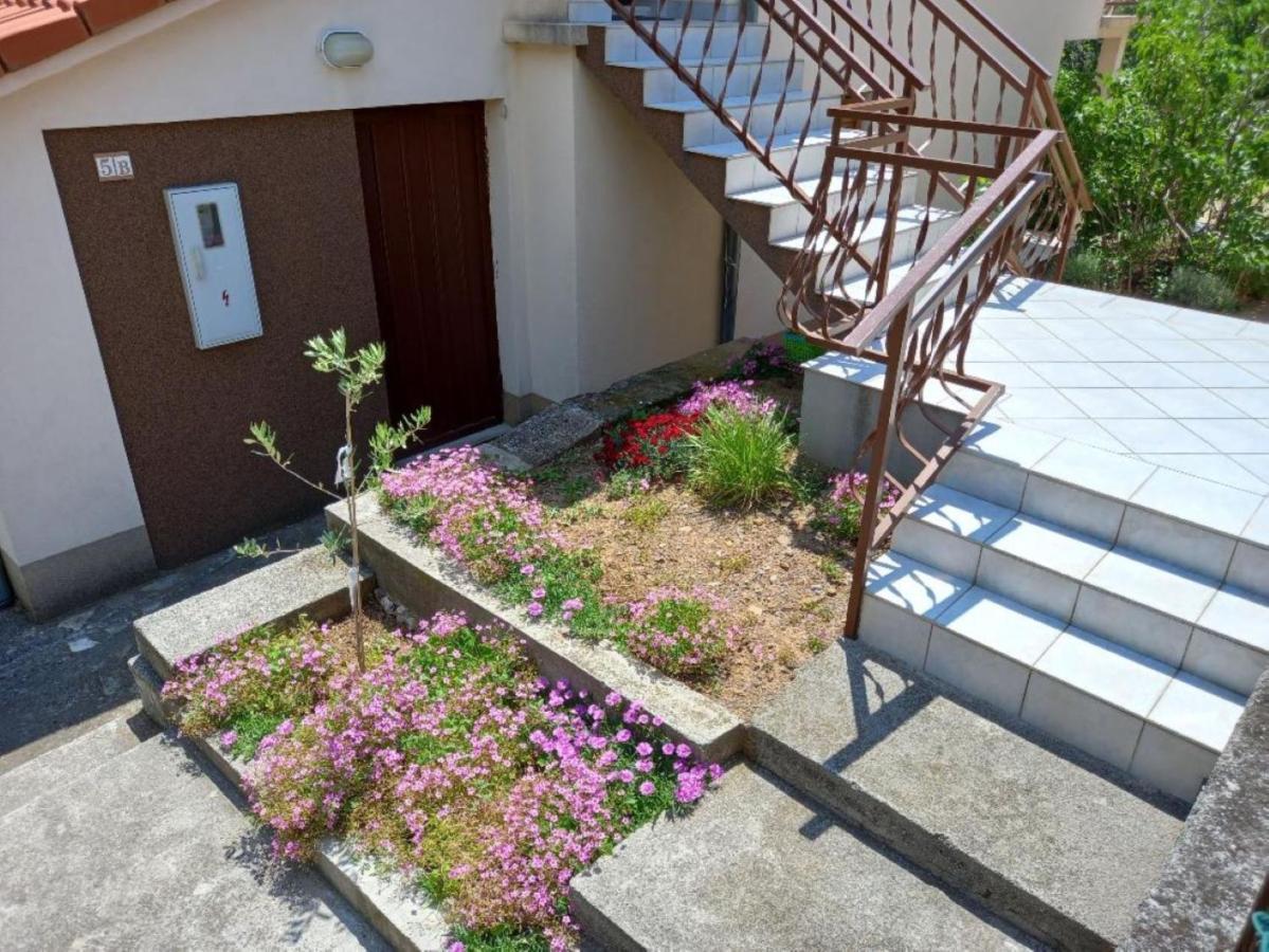 Apartmani Gracijela Karlobag Buitenkant foto