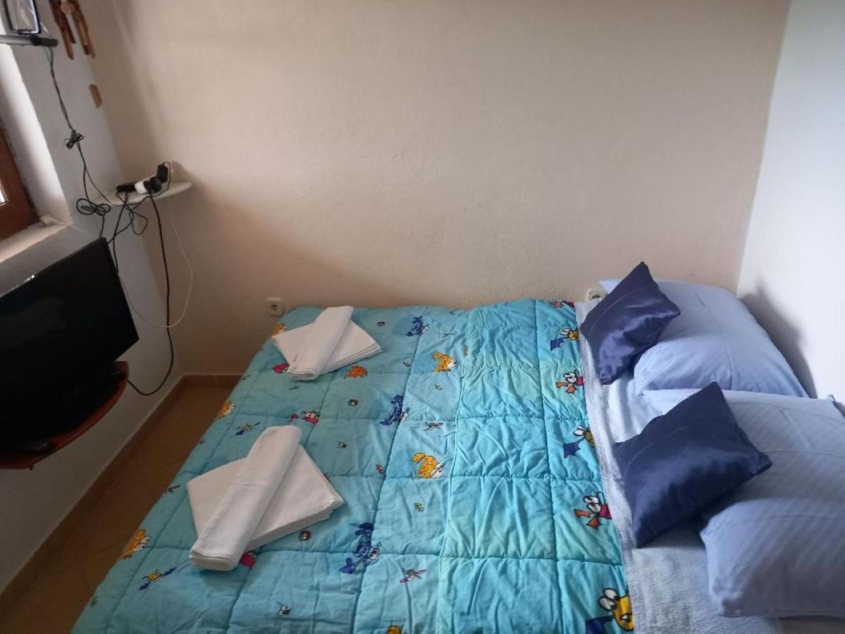 Apartmani Gracijela Karlobag Buitenkant foto