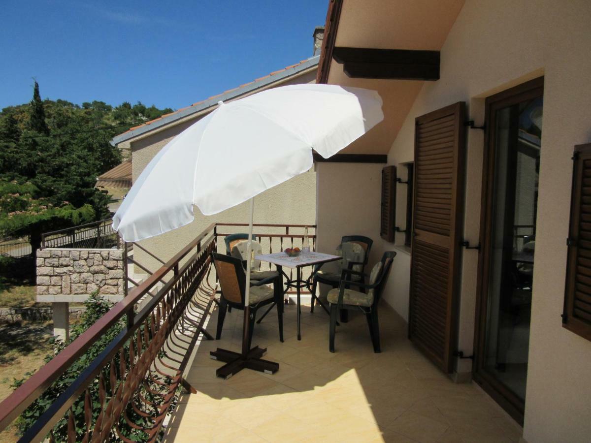 Apartmani Gracijela Karlobag Buitenkant foto