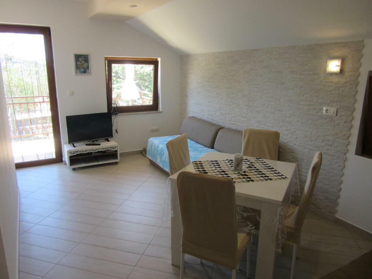 Apartmani Gracijela Karlobag Buitenkant foto